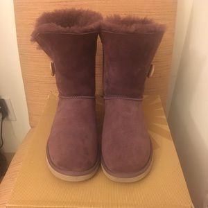 Purple bailey button ugg boots size 9